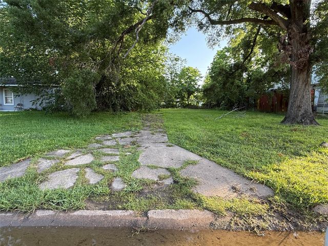 5307 Willow Glen Drive, Houston, TX 77033