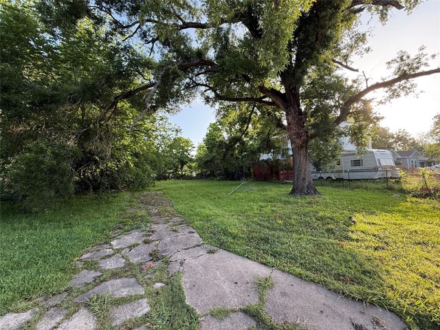 5307 Willow Glen Drive, Houston, TX 77033