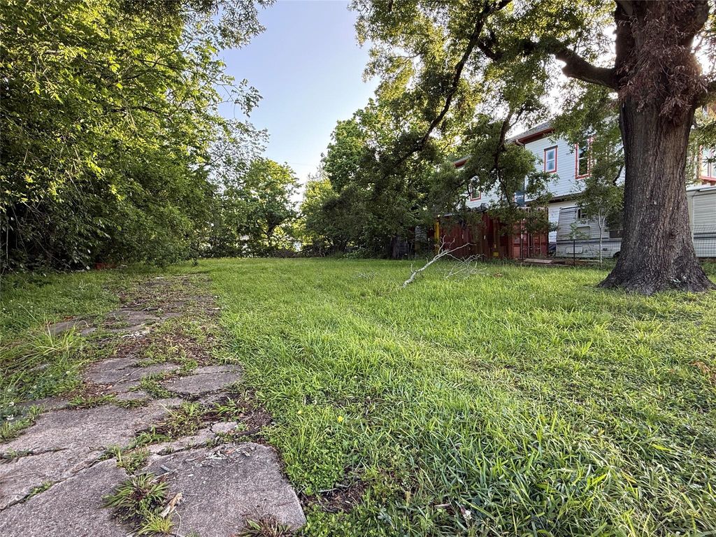 5307 Willow Glen Drive, Houston, TX 77033