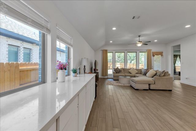 5844 Sean Paul LN, Georgetown, TX 78628
