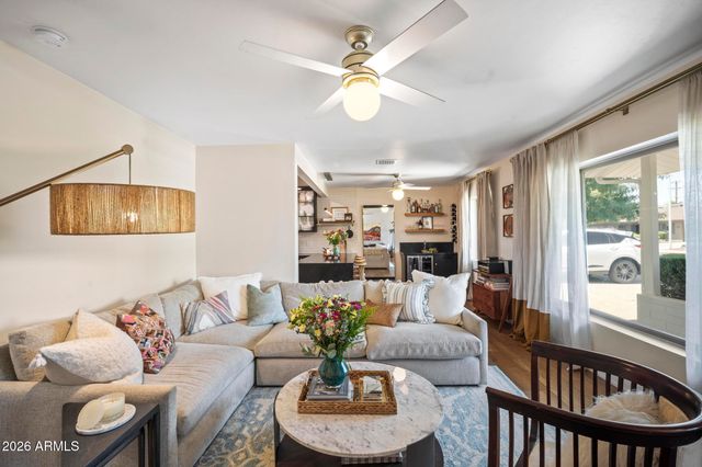 8221 E EDGEMONT Avenue, Scottsdale, AZ 85257
