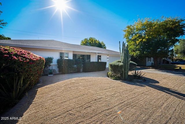 8221 E EDGEMONT Avenue, Scottsdale, AZ 85257