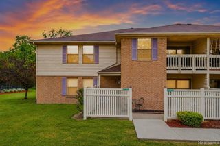 61212 Greenwood Drive, South Lyon, MI 48178