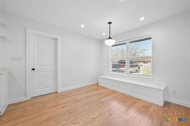 808 Vogel Drive, Lockhart, TX 78644