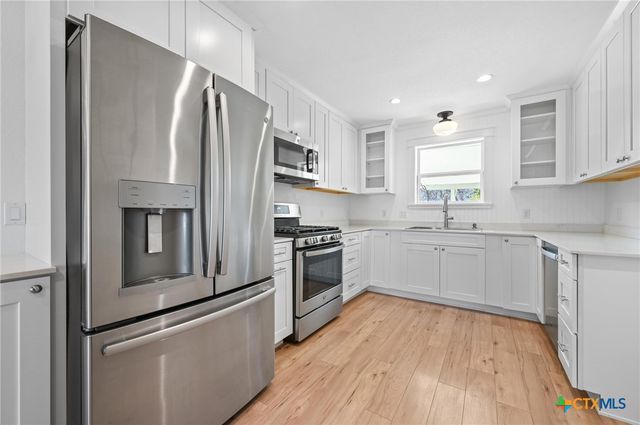 808 Vogel Drive, Lockhart, TX 78644