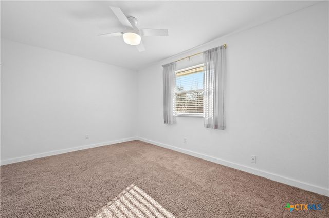 808 Vogel Drive, Lockhart, TX 78644