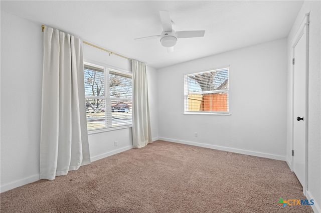 808 Vogel Drive, Lockhart, TX 78644