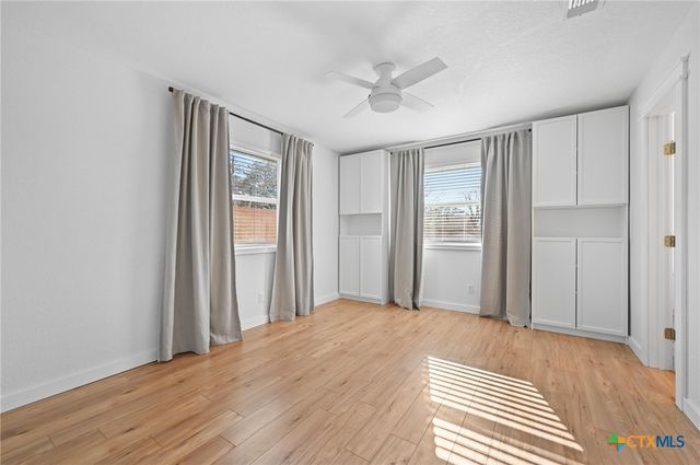 808 Vogel Drive, Lockhart, TX 78644