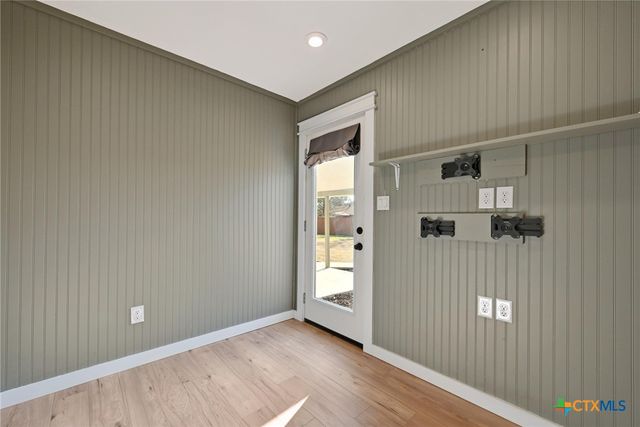 808 Vogel Drive, Lockhart, TX 78644