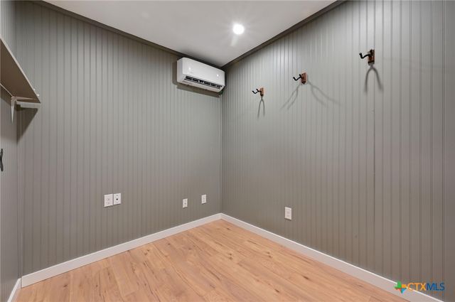 808 Vogel Drive, Lockhart, TX 78644