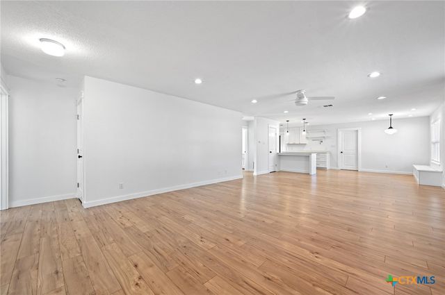 808 Vogel Drive, Lockhart, TX 78644