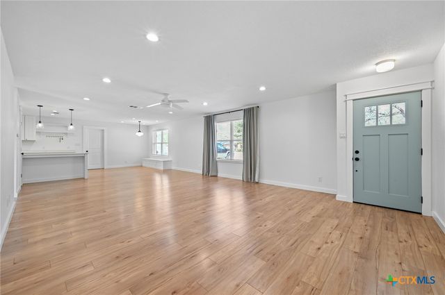 808 Vogel Drive, Lockhart, TX 78644