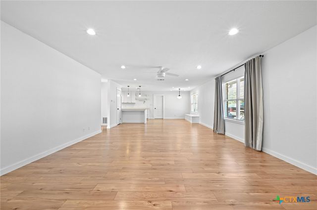 808 Vogel Drive, Lockhart, TX 78644