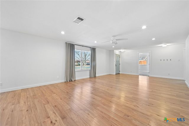 808 Vogel Drive, Lockhart, TX 78644