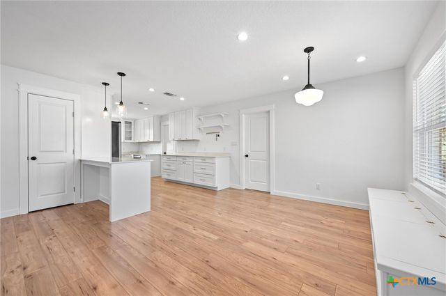 808 Vogel Drive, Lockhart, TX 78644