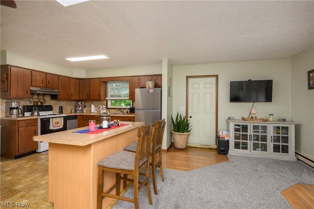 824-826 Reno Drive, Louisville, OH 44641