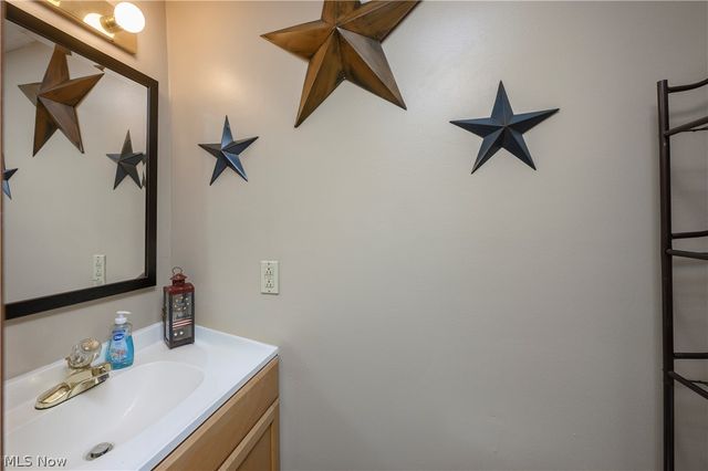 824-826 Reno Drive, Louisville, OH 44641