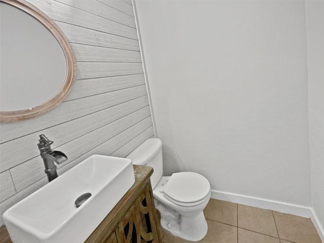 1375 Emily Court, Burleson, TX 76028