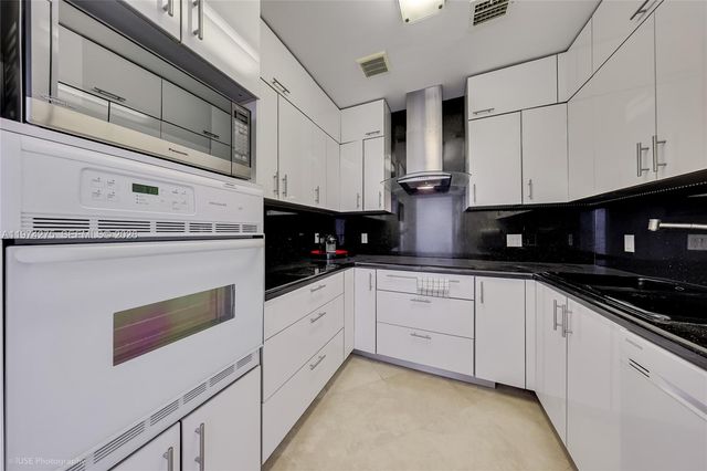 100 Lincoln Rd PH12, Miami Beach, FL 33139