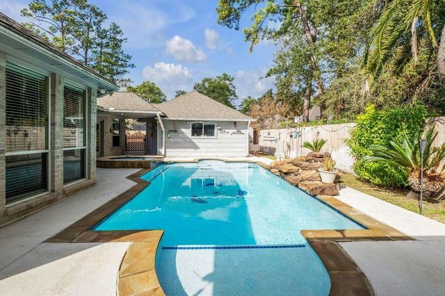 12902 Lake Mist Drive, Cypress, TX 77429