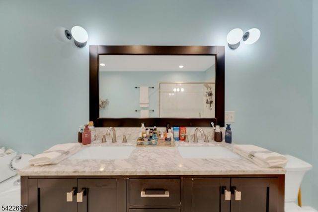 158 Carmita Ave, Rutherford Boro, NJ 07070