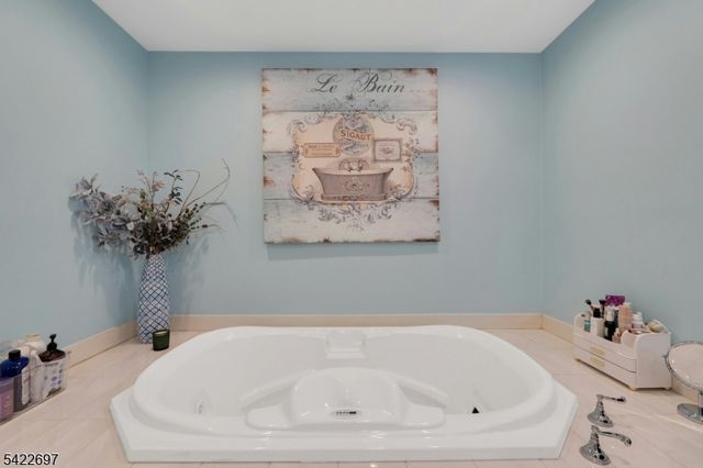 158 Carmita Ave, Rutherford Boro, NJ 07070