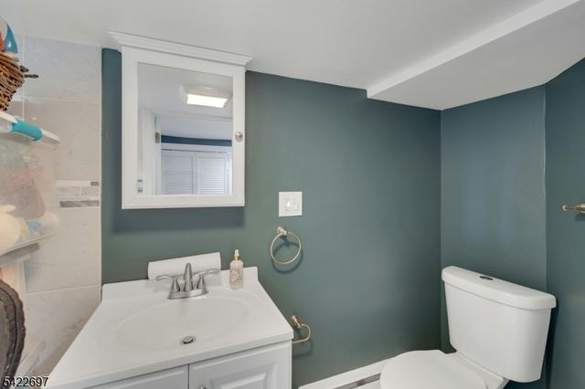 158 Carmita Ave, Rutherford Boro, NJ 07070