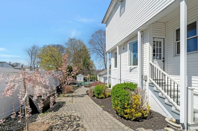 158 Carmita Ave, Rutherford Boro, NJ 07070