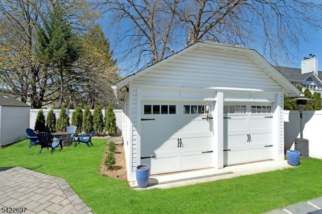 158 Carmita Ave, Rutherford Boro, NJ 07070