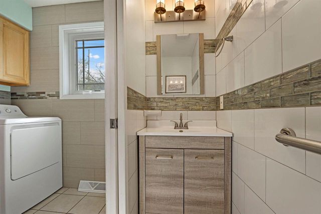 W4226 West End ROAD, Lake Geneva, WI 53147