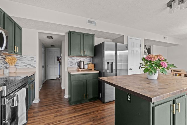 7464 Jenison Drive, Indianapolis, IN 46217