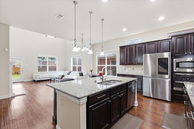 2427 Lismore Lane, Irving, TX 75063