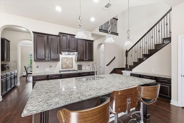 2427 Lismore Lane, Irving, TX 75063