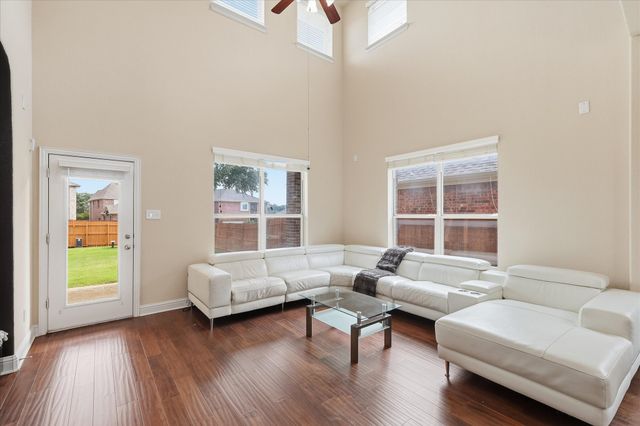 2427 Lismore Lane, Irving, TX 75063