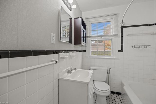 525 Virginian DR, Norfolk, VA 23505