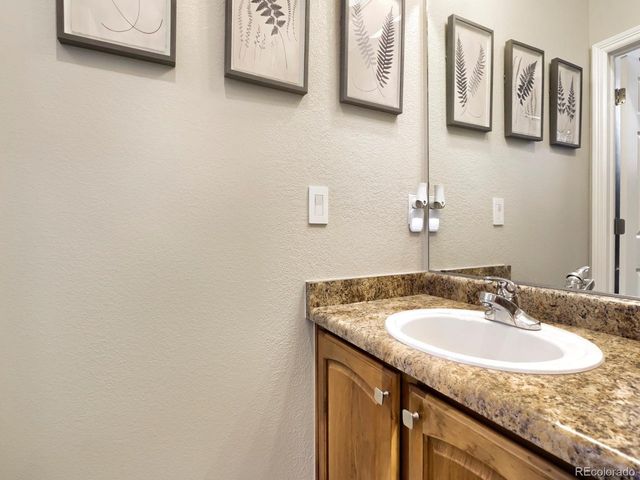 10134 Bluffmont Ln, Lone Tree, CO 80124