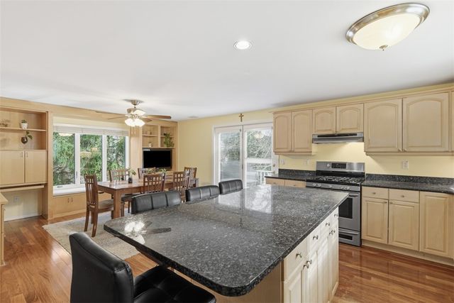 126 Leon Road, Green Tree, PA 15220