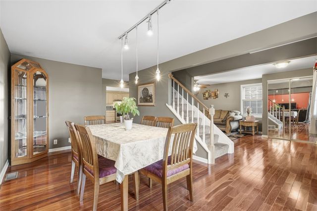 126 Leon Road, Green Tree, PA 15220