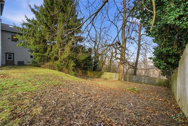 126 Leon Road, Green Tree, PA 15220