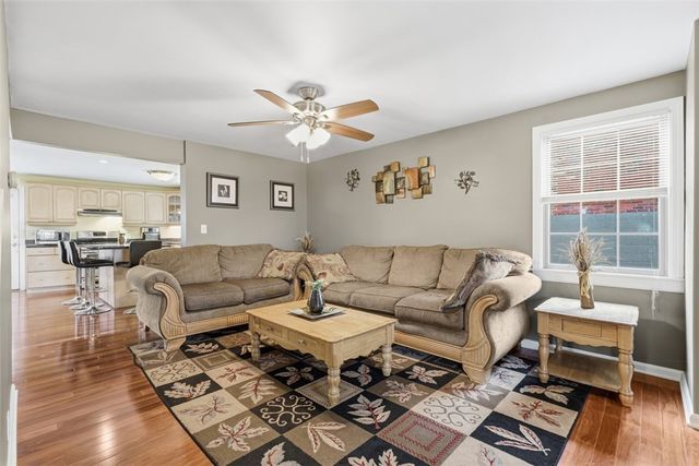 126 Leon Road, Green Tree, PA 15220