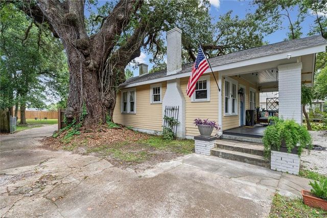 1150 Old Shell Road, Mobile, AL 36604