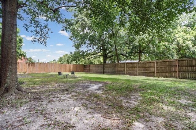 1150 Old Shell Road, Mobile, AL 36604