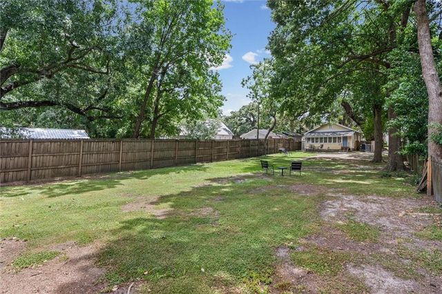 1150 Old Shell Road, Mobile, AL 36604