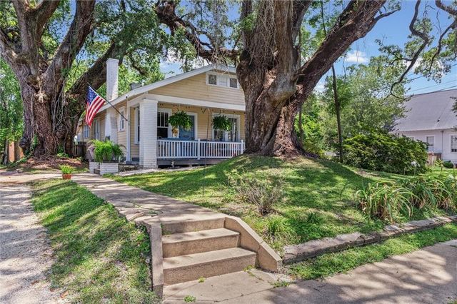 1150 Old Shell Road, Mobile, AL 36604