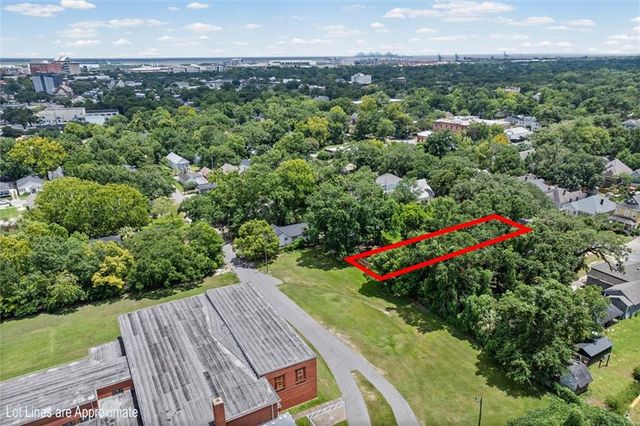 1150 Old Shell Road, Mobile, AL 36604