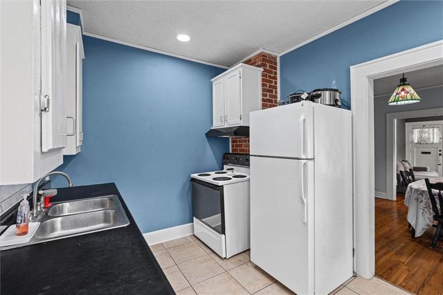 1150 Old Shell Road, Mobile, AL 36604