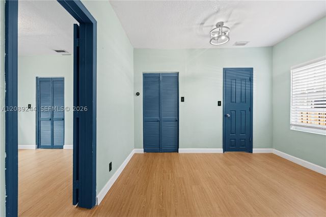 1010 SW 8th Ave, Miami, FL 33130