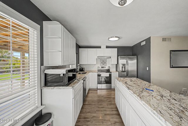 7953 W SAHUARO Drive, Peoria, AZ 85345