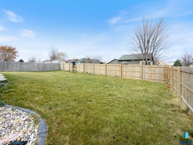 3008 W Courtyard Ln Lane, Sioux Falls, SD 57108