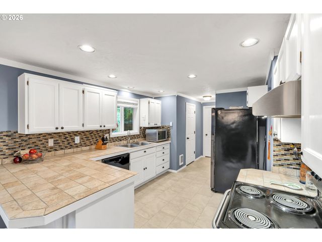 511 BALLAD Way, Forest Grove, OR 97116